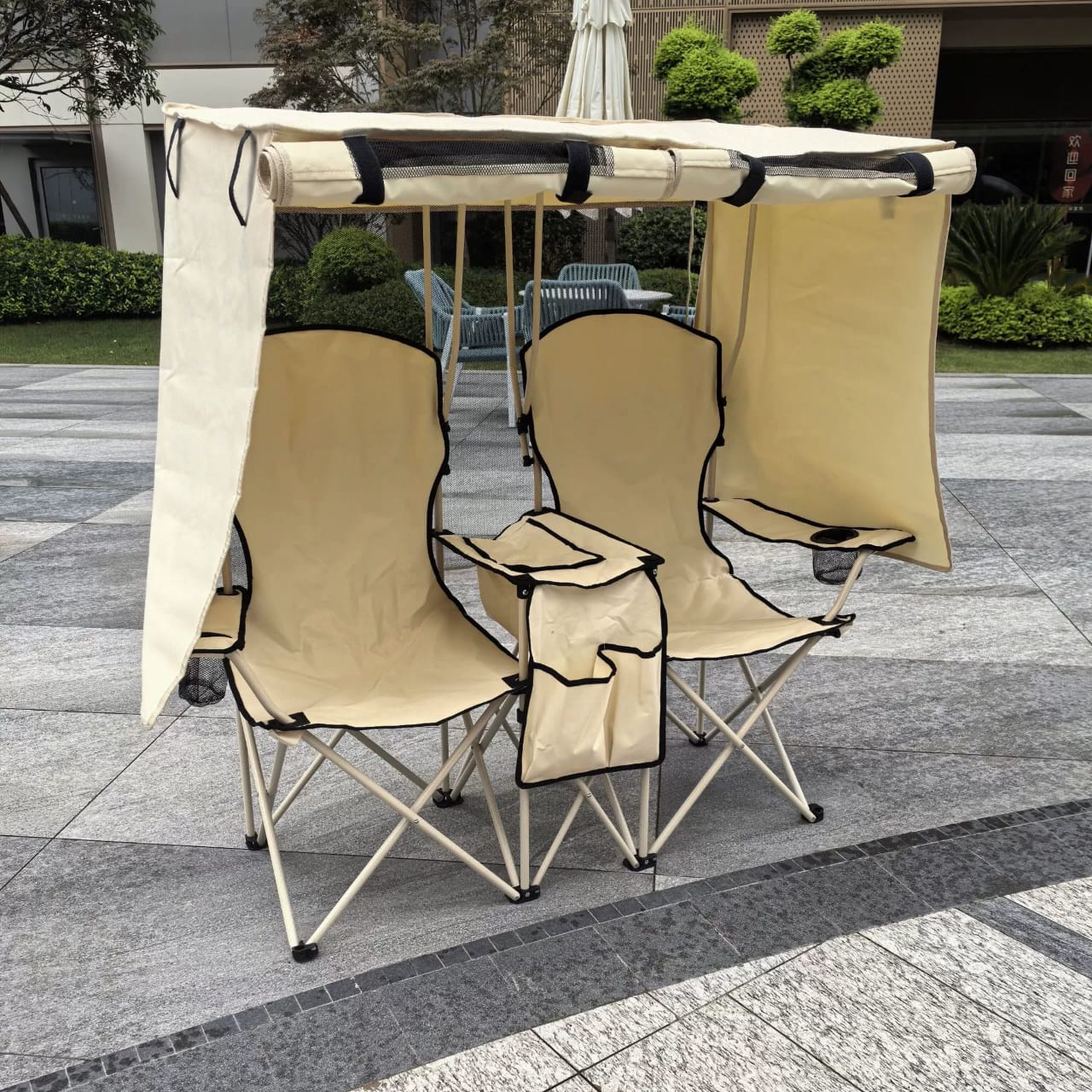 Fauteuil pliant avec toit