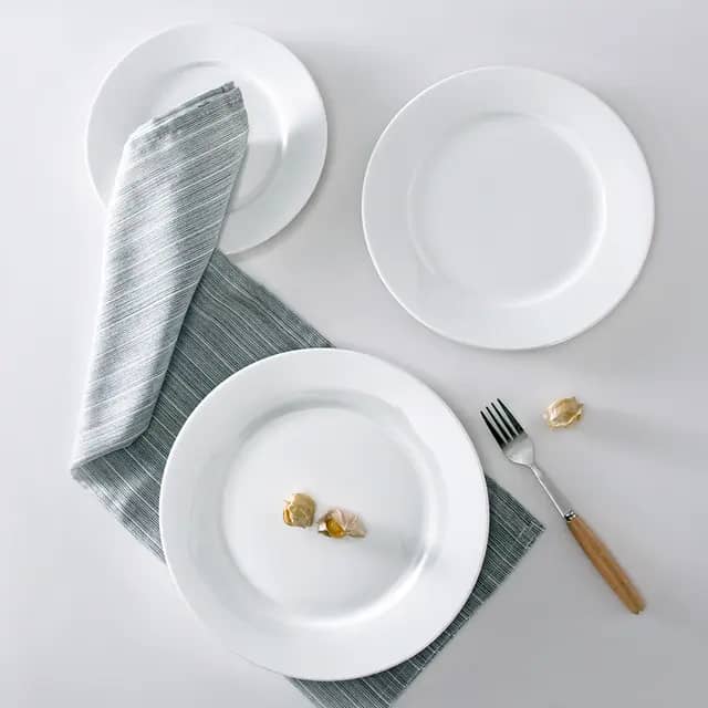 Assiette en céramique porcelaine 
